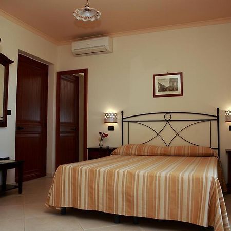 Villa Cristina Giardini Naxos Eksteriør bilde