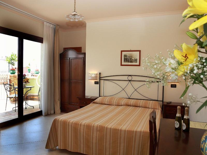 Villa Cristina Giardini Naxos Eksteriør bilde