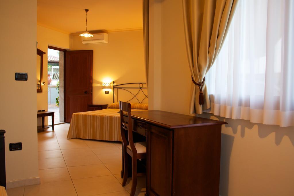 Villa Cristina Giardini Naxos Eksteriør bilde