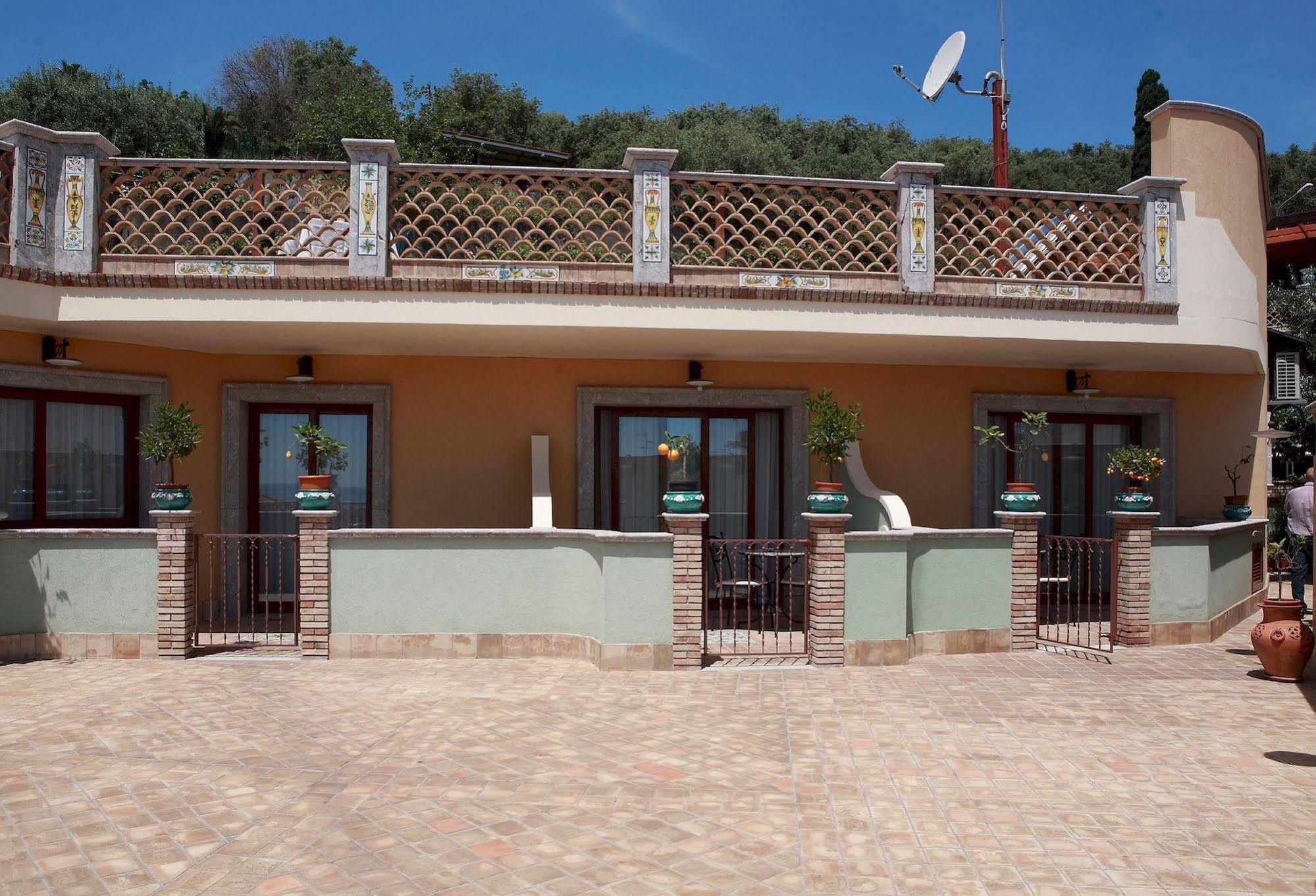 Villa Cristina Giardini Naxos Eksteriør bilde