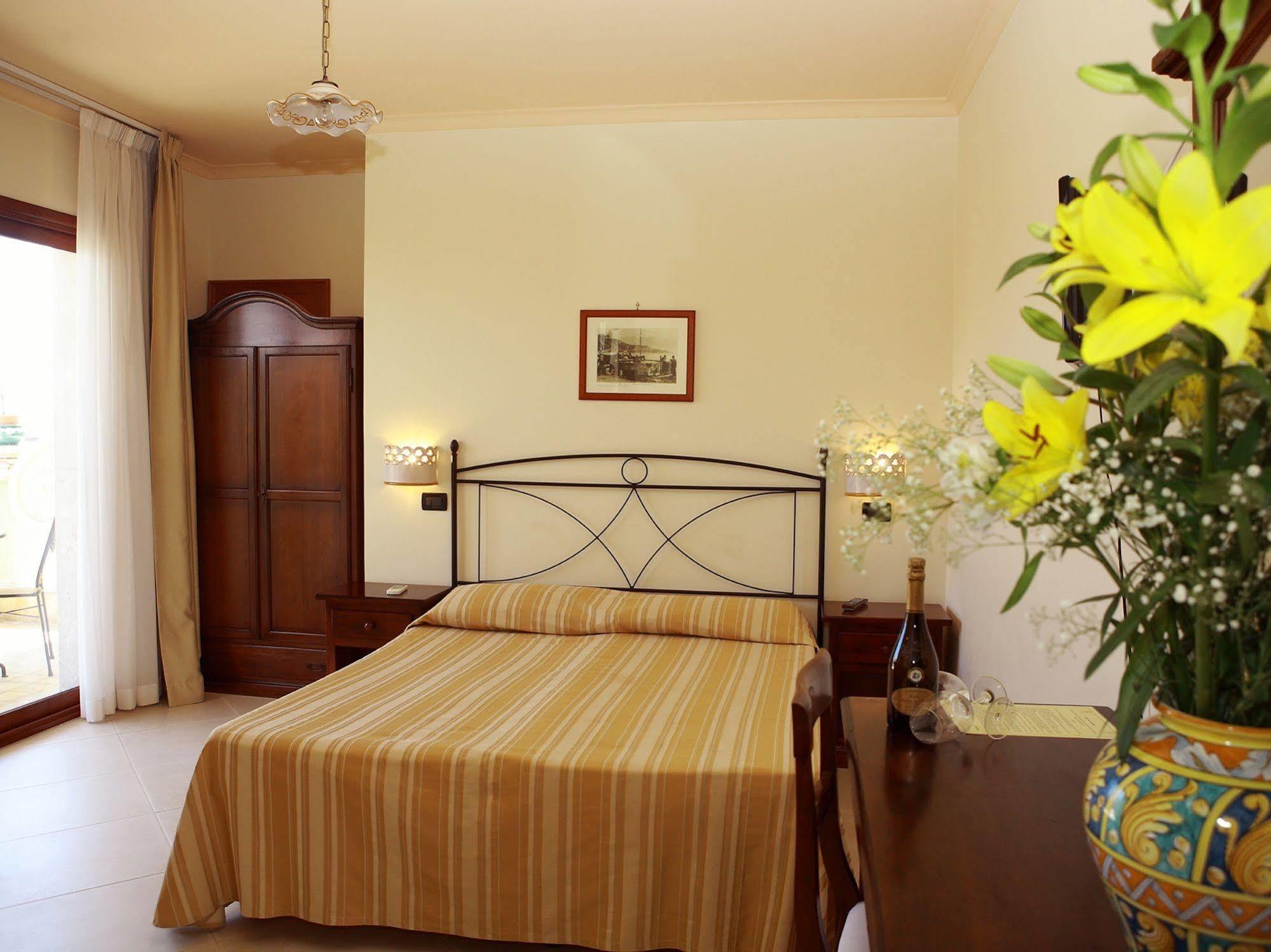 Villa Cristina Giardini Naxos Eksteriør bilde