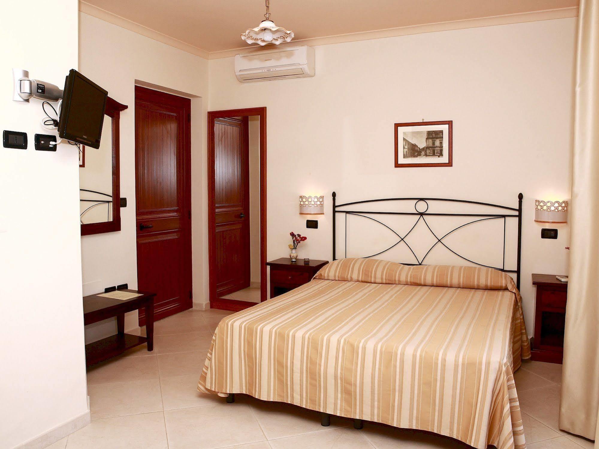 Villa Cristina Giardini Naxos Eksteriør bilde