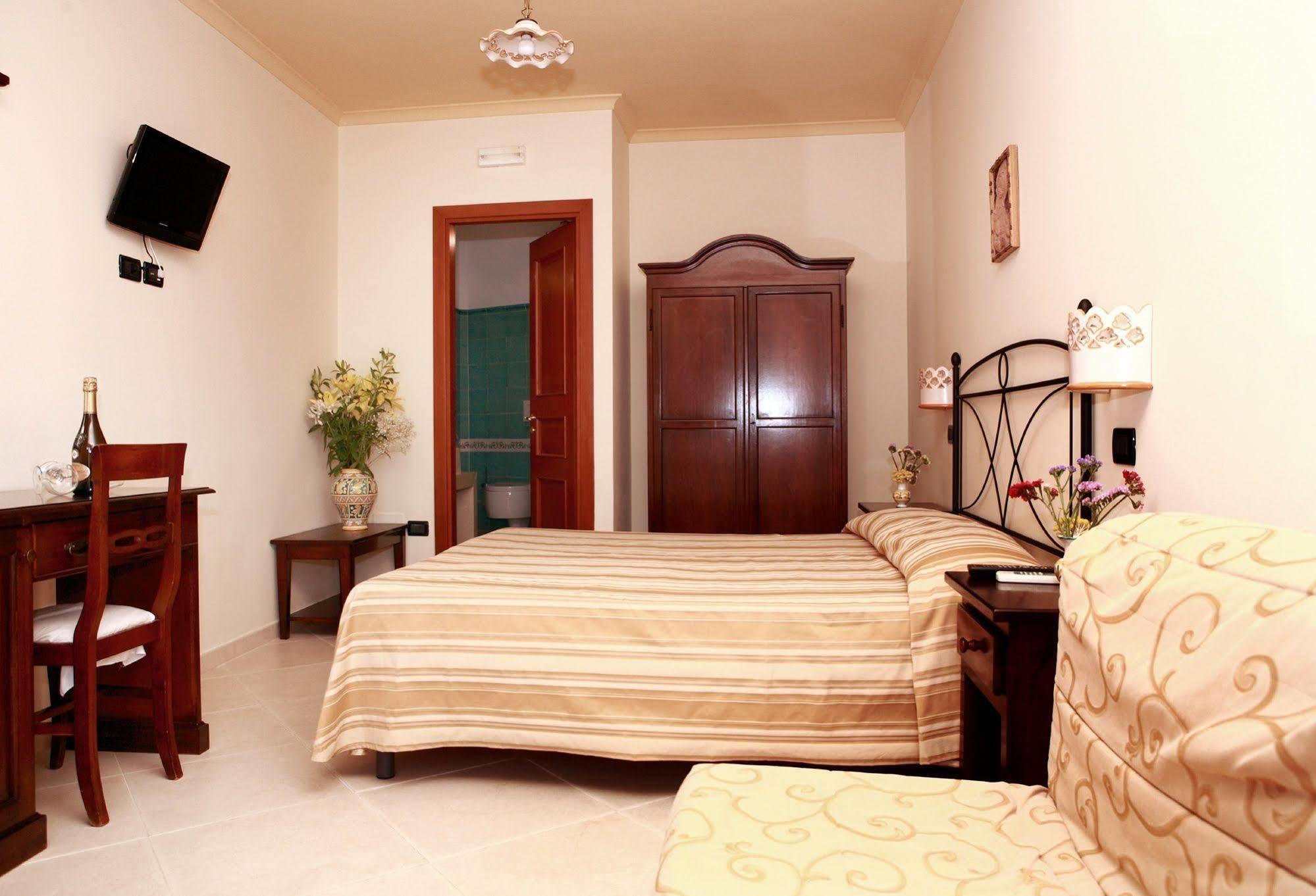 Villa Cristina Giardini Naxos Eksteriør bilde