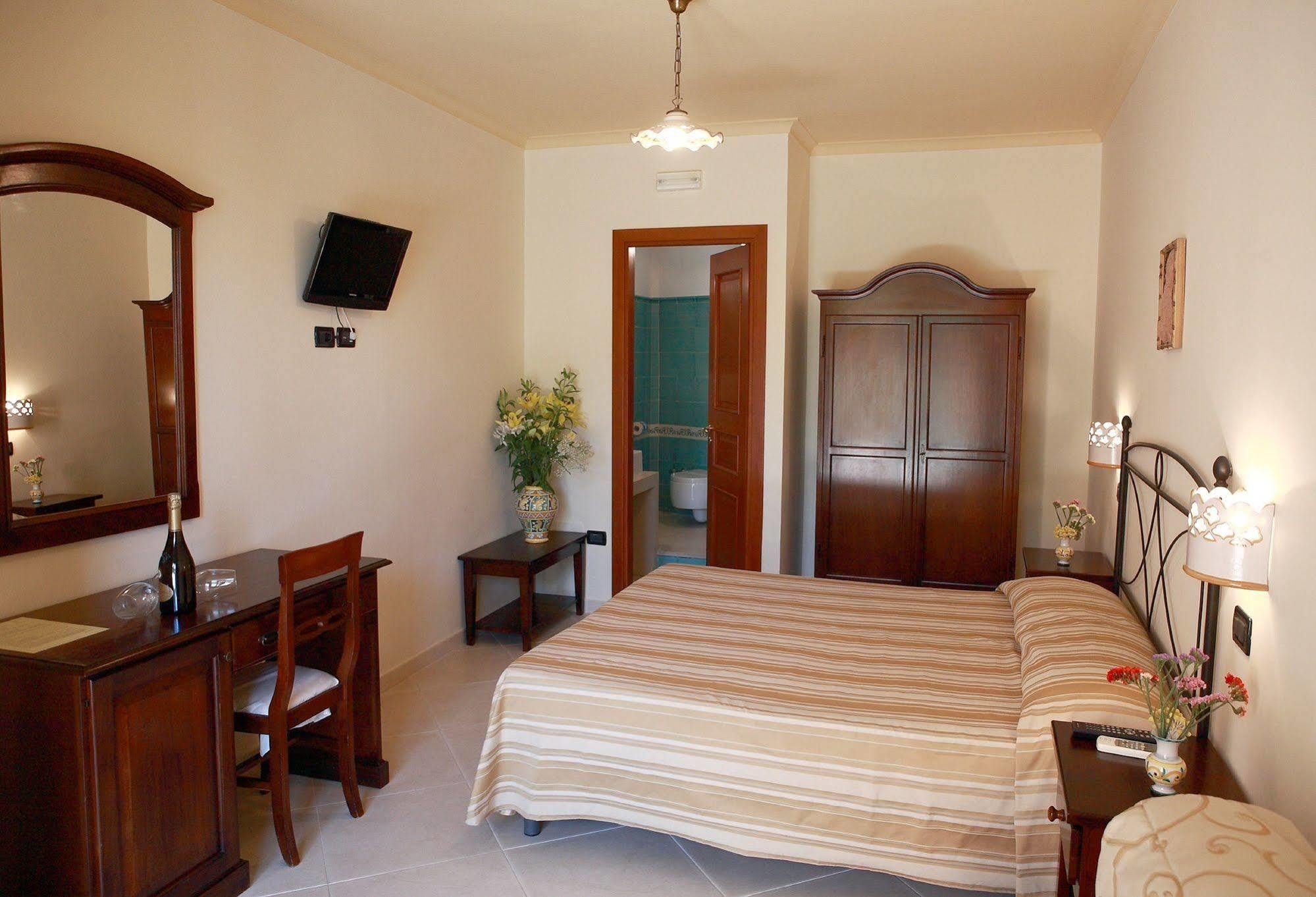 Villa Cristina Giardini Naxos Eksteriør bilde