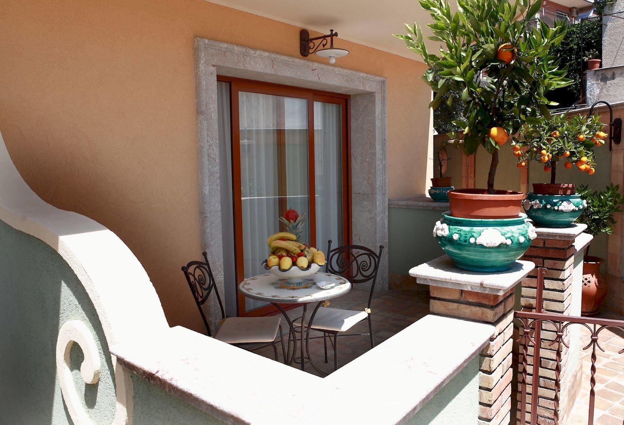 Villa Cristina Giardini Naxos Eksteriør bilde